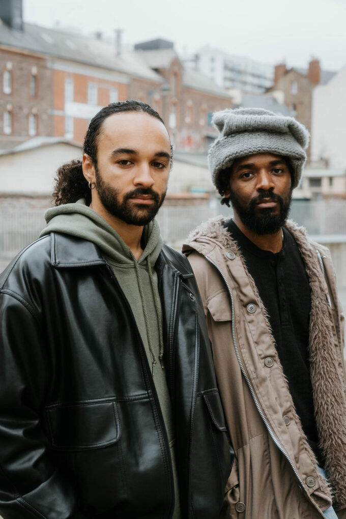 Photo portrait de Kae Brown Carvalho à gauche et Jerson Diasonama à droite