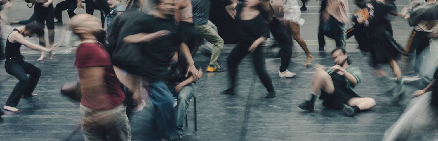 Artistes en mouvement.