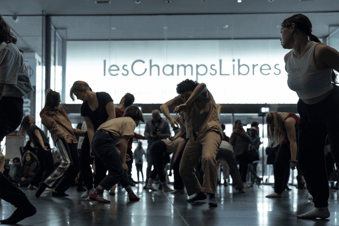 Photos de personne en mouvement.